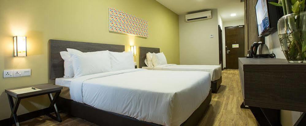 Humaira Hotel Тана Мера Екстериор снимка