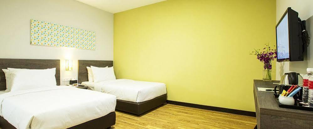 Humaira Hotel Тана Мера Екстериор снимка